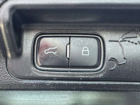 Used 2020 Ford Explorer XLT w/ Equipment Group 202A AWD/4WD image 14