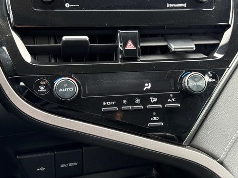 Used 2024 Toyota Camry SE w/ Convenience Package image 11