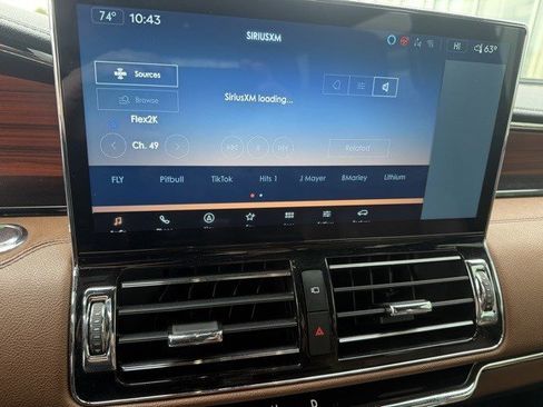 Used 2024 Lincoln Navigator Reserve image 15