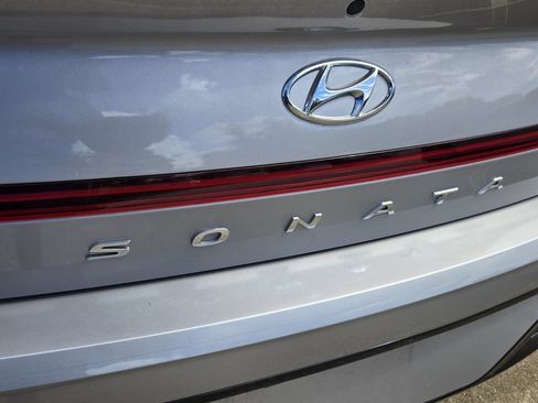 Used 2023 Hyundai Sonata SEL w/ Convenience Package FWD image 9
