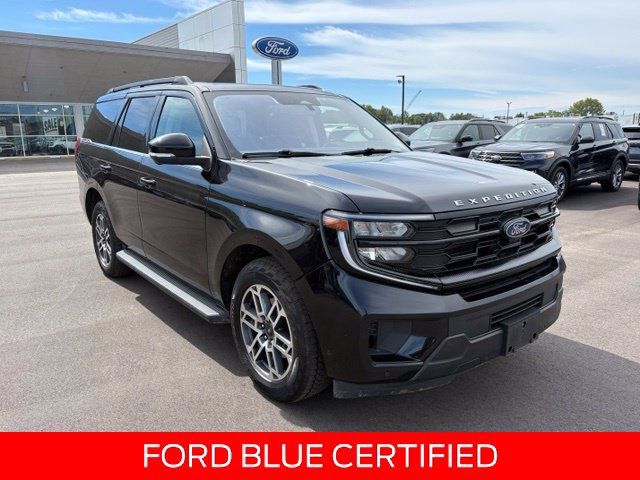 Certified 2025 Ford Expedition Active AWD/4WD image 1