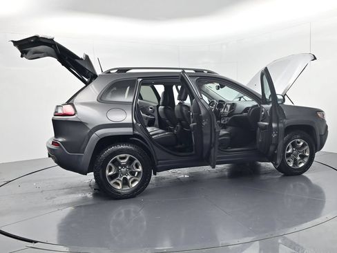 Used 2019 Jeep Cherokee Trailhawk AWD/4WD image 65
