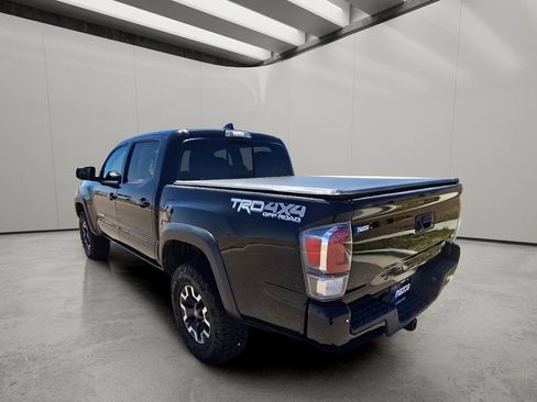 Used 2020 Toyota Tacoma TRD Off-Road w/ Technology Package AWD/4WD image 3