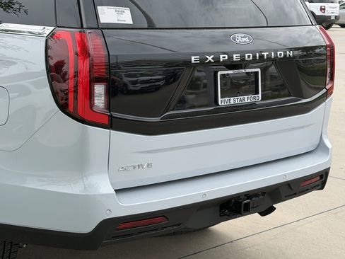 New 2026 Ford Expedition Active RWD image 6