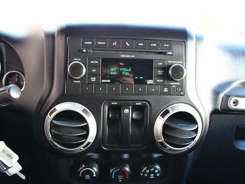Used 2011 Jeep Wrangler Sahara w/ Connectivity Group AWD/4WD image 43
