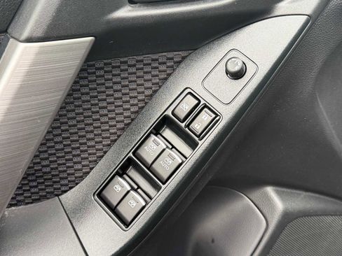 Used 2018 Subaru Forester 2.5i Premium w/ All-Weather Package image 12