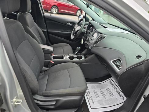 Used 2019 Chevrolet Cruze LT FWD image 14