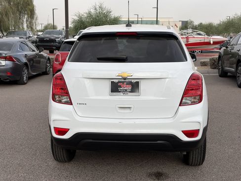 Certified 2022 Chevrolet Trax LS w/ Tint and Cruise Package FWD image 5