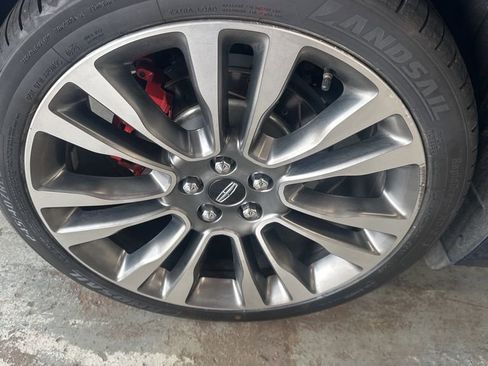 Used 2017 Lincoln Continental Select w/ Climate Package image 9