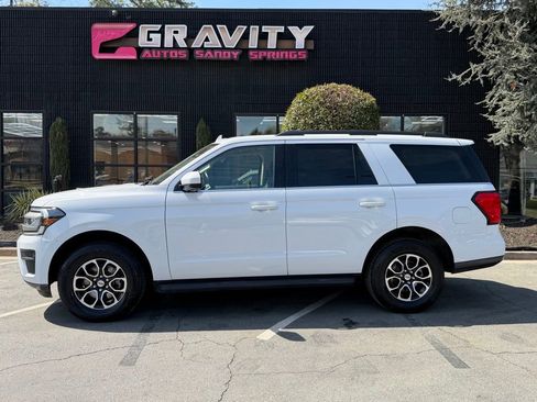 Used 2024 Ford Expedition XLT image 9