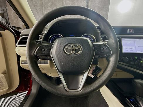 Used 2018 Toyota Camry LE FWD image 8