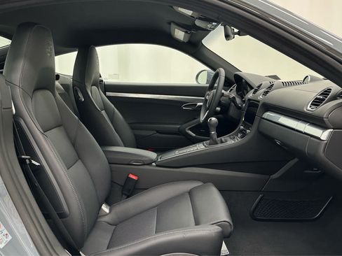 Used 2025 Porsche 718 Cayman S RWD image 15