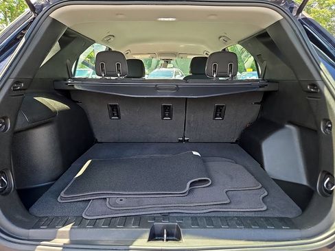 Used 2020 Chevrolet Equinox LS w/ LPO, Cargo Package FWD image 29