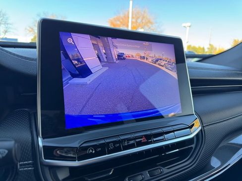 Used 2023 Jeep Compass Altitude image 24