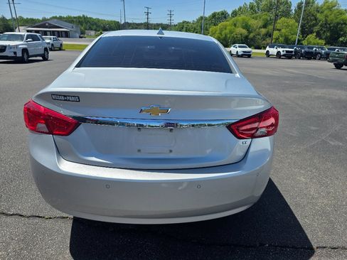 Used 2014 Chevrolet Impala LT w/ Convenience Package FWD image 4