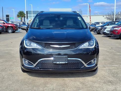 Used 2020 Chrysler Pacifica Limited image 25
