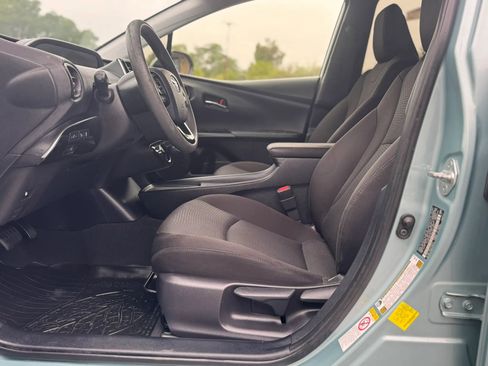 Used 2020 Toyota Prius LE AWD/4WD image 15