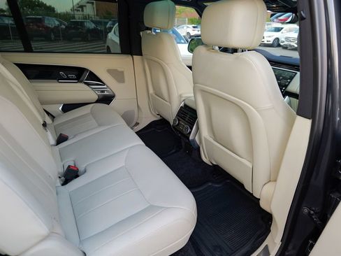Used 2025 Land Rover Range Rover Long Wheelbase SE AWD/4WD image 32