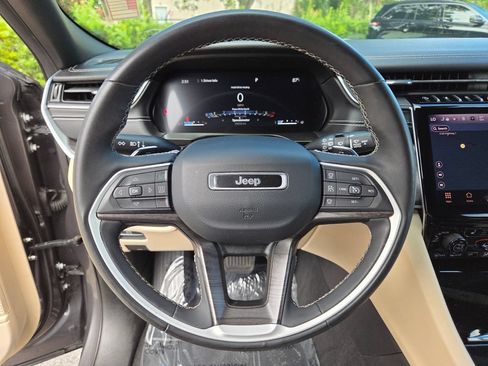 Used 2023 Jeep Grand Cherokee L Limited RWD image 35