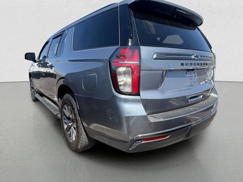 Used 2022 Chevrolet Suburban Z71 w/ Z71 Off-Road Package AWD/4WD image 3