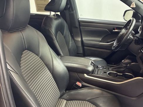 Used 2022 Toyota Highlander XSE AWD/4WD image 31