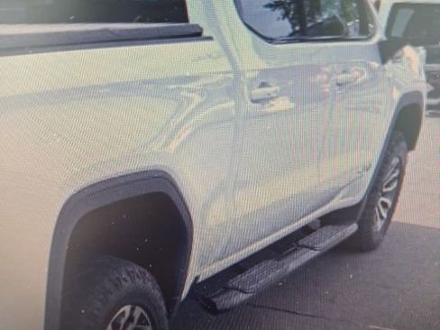 Used 2021 GMC Sierra 1500 AT4 w/ AT4 Value Package AWD/4WD image 7