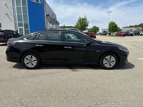 Used 2019 Hyundai Sonata SE FWD image 2