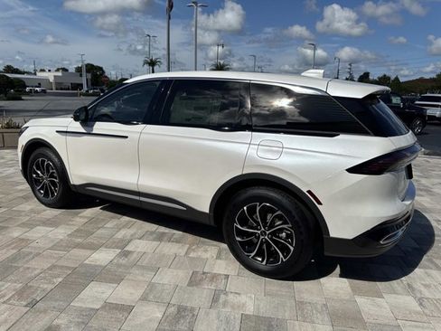 New 2025 Lincoln Nautilus Premier w/ Equipment Group 102A image 4