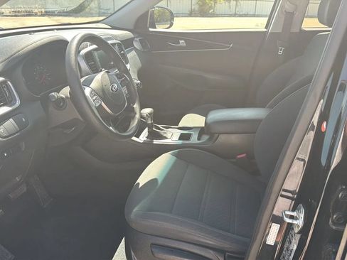 Used 2020 Kia Sorento FWD V6 image 10