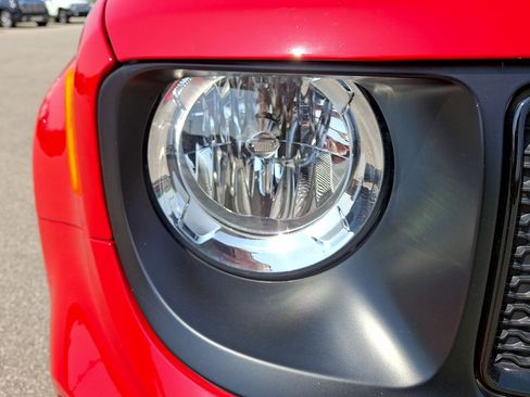 Used 2022 Jeep Renegade Altitude w/ Convenience Group AWD/4WD image 28