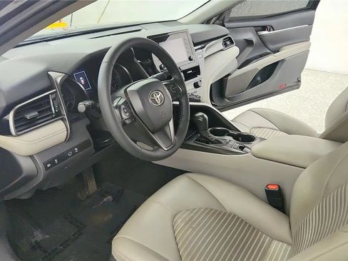 Used 2021 Toyota Camry SE FWD image 14