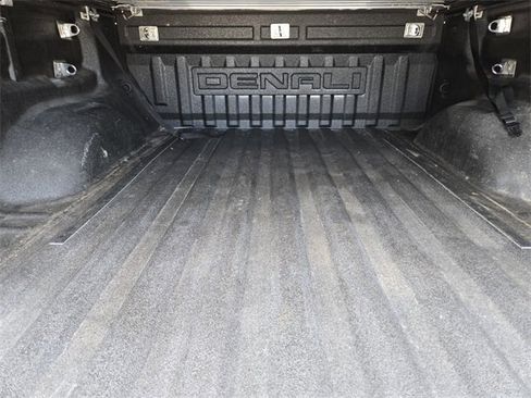 Used 2018 GMC Canyon Denali image 11