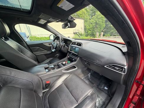 Used 2017 Jaguar F-PACE S AWD/4WD image 15
