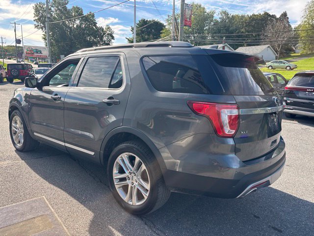 Used 2016 Ford Explorer XLT w/ Equipment Group 202A AWD/4WD image 4
