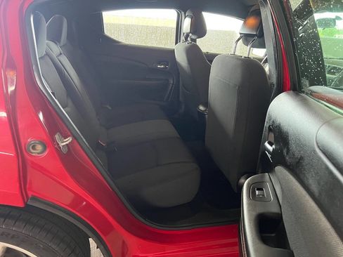 Used 2013 Dodge Avenger SE FWD image 15
