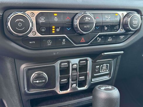 Used 2025 Jeep Wrangler Unlimited Sahara w/ Safety Group image 24