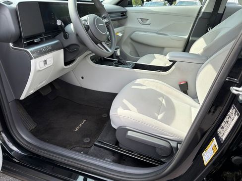 Used 2024 Hyundai Kona SE FWD image 9