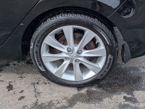 Used 2013 Hyundai Accent SE image 13