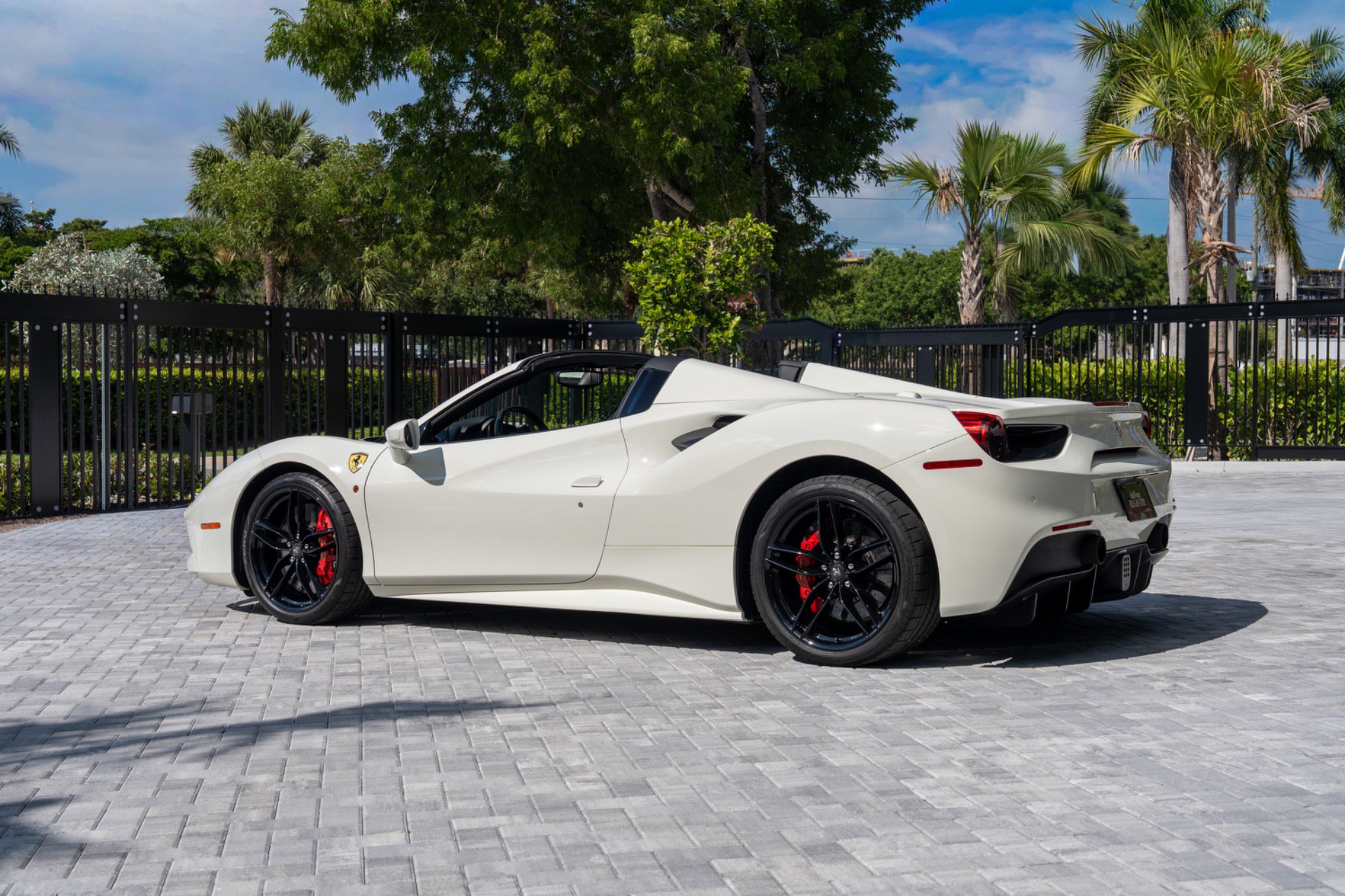 Used 2019 Ferrari 488 Spider RWD image 5