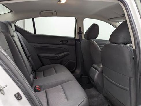 Used 2025 Nissan Altima 2.5 SV image 18