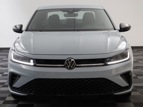 Certified 2025 Volkswagen Jetta Sport image 21