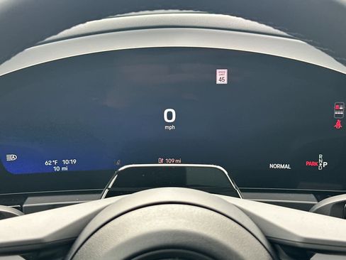New 2026 Porsche Macan Electric RWD image 29