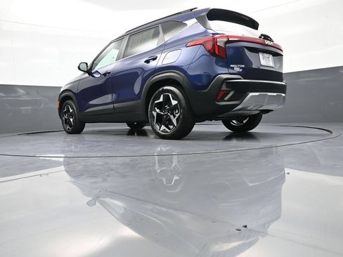 Certified 2025 Kia Seltos EX AWD/4WD image 30