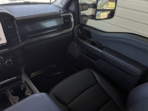 Used 2026 Ford F250 Lariat w/ Chrome Package image 19