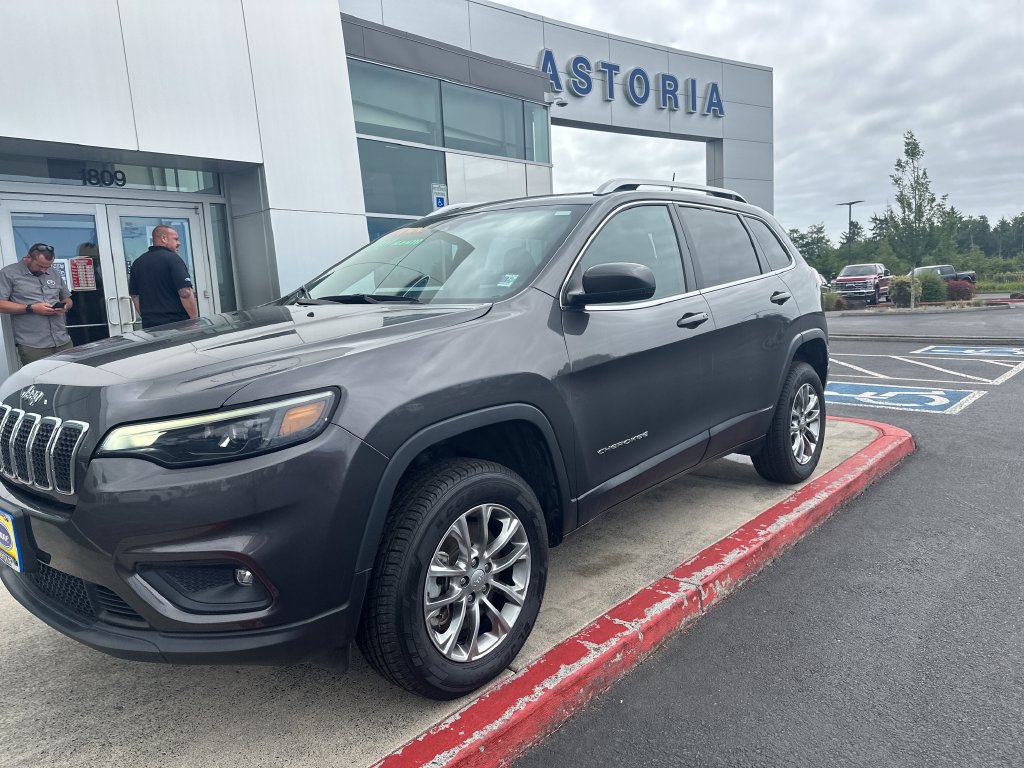 Used 2021 Jeep Cherokee Latitude Lux w/ Sun & Sound Group AWD/4WD image 8
