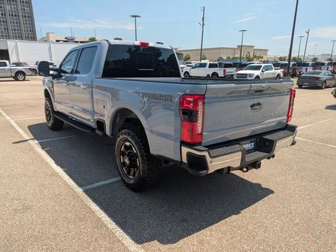 Used 2025 Ford F250 Lariat w/ Tremor Off-Road Package AWD/4WD image 7