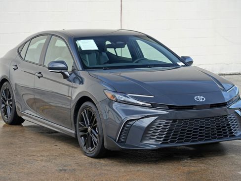 Used 2026 Toyota Camry SE FWD image 49