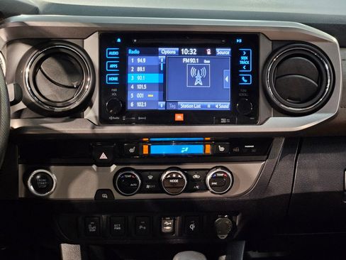 Used 2017 Toyota Tacoma Limited image 16