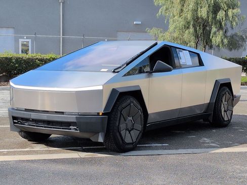 Used 2024 Tesla Cybertruck Cyberbeast image 5