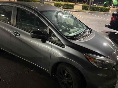 Used 2018 Nissan Versa Note SV image 1